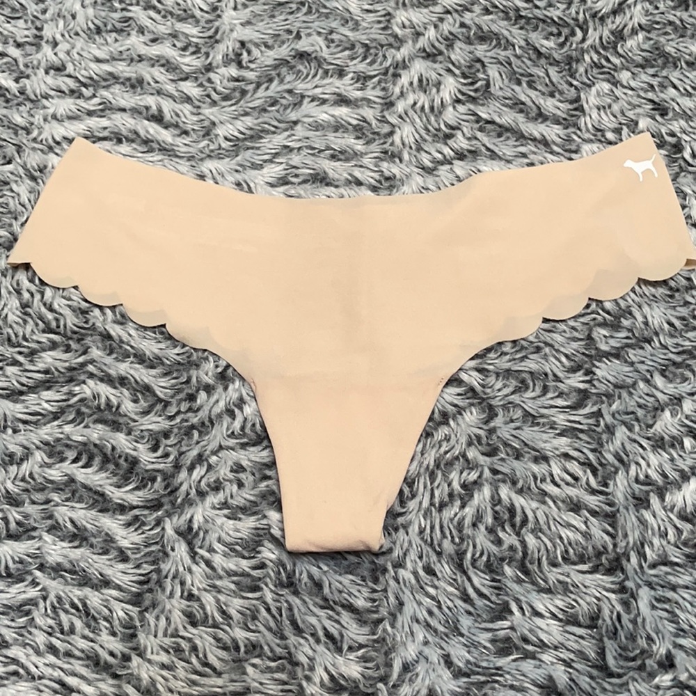 SALE🔥PINK No Show Thong Sz Med NWT💕